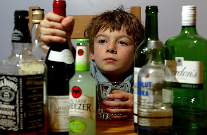 Resultado de imagen de bebida alcoholica jovenes