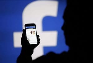 Facebook cae en espiral a medida que los anunciantes abandonan a Meta