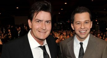 Charlie Sheen le da un inesperado giro al “ice bucket challenge” y su ex “hermano”, Jon Cryer, le responde