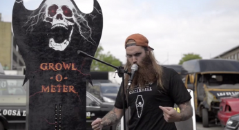 Gritos y más gritos para promocionar un servicio de renta de carros en un festival de música metal