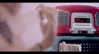 Una radio de Brasil imparte clases de guitarra de la más original manera