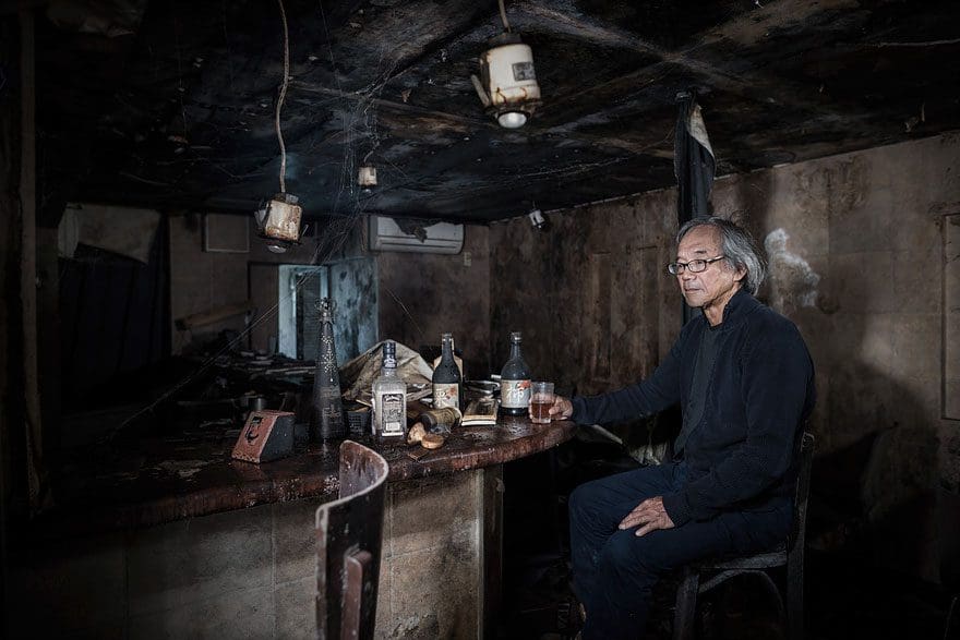 Conmovedoras imágenes de antiguos residentes de Fukushima regresando a lo que fue su hogar 07