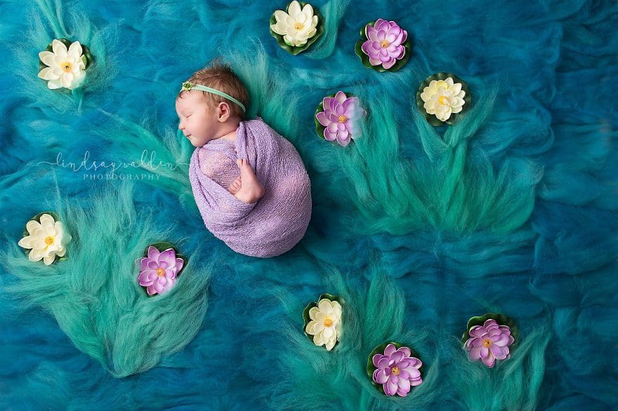 Esta fotógrafa recrea conocidas obras de arte utilizando tiernos bebés como modelos monet