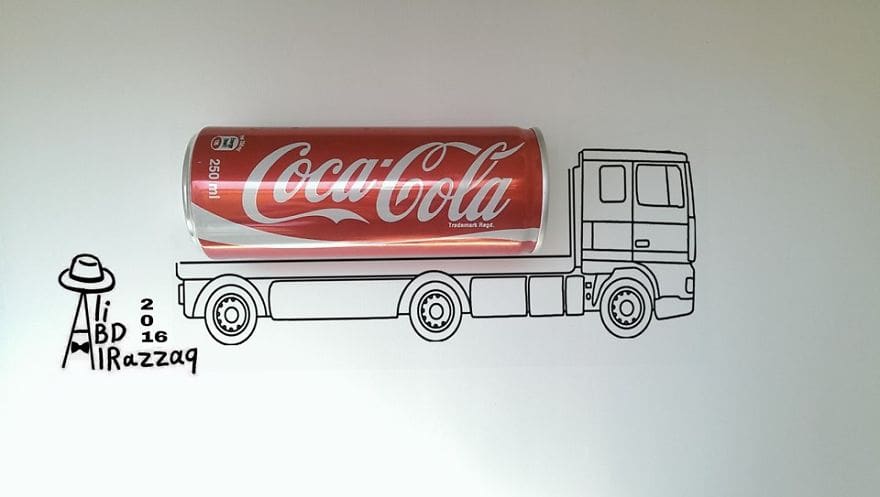 Este sujeto crea divertidas ilustraciones con objetos del día a día coca cola