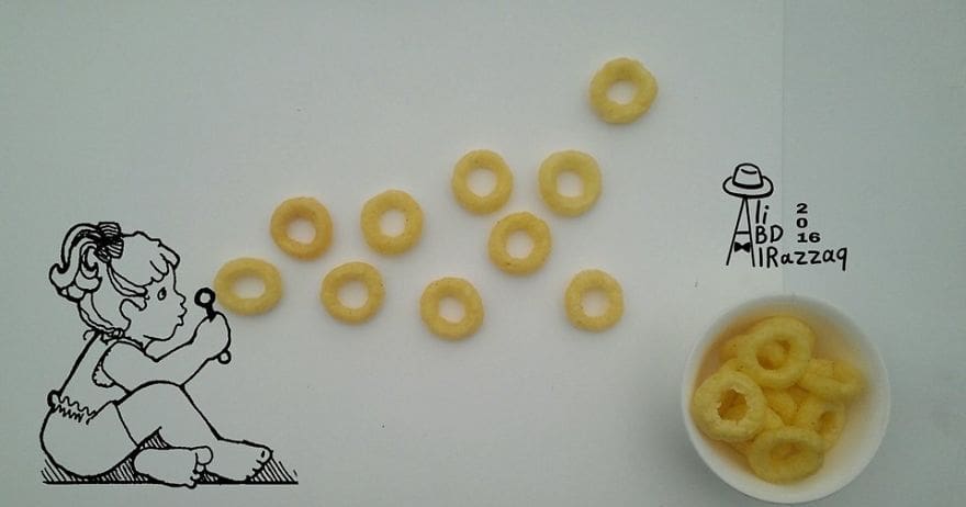Este sujeto crea divertidas ilustraciones con objetos del día a día noodles