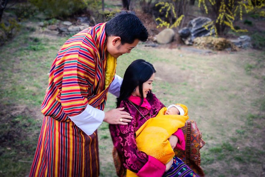La llegada del nuevo príncipe de Bután es celebrada con 108,000 árboles plantados 04