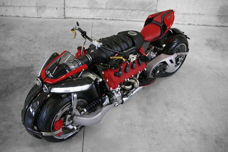 Si Batman quisiera una moto de paseo pediría esta, pero en color negro 09