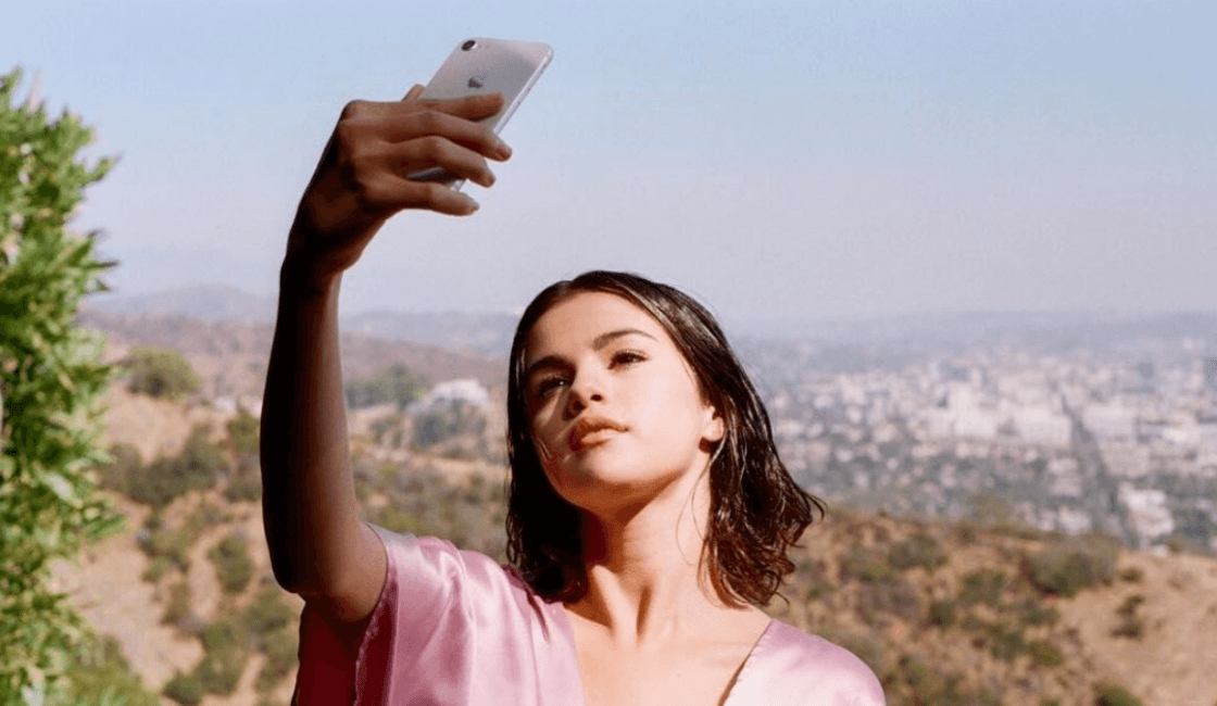 cosas que no debemos hacer en Facebook selfies en facebook