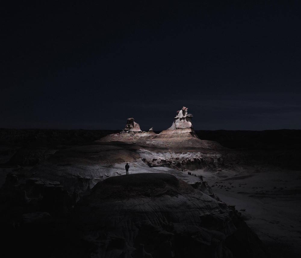 Drones fotografían e iluminan hermosos paisajes de noche2