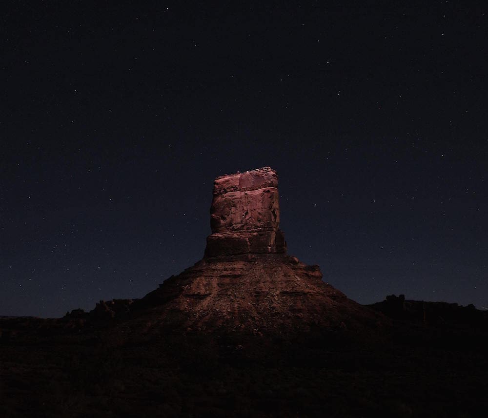 Drones fotografían e iluminan hermosos paisajes de noche4