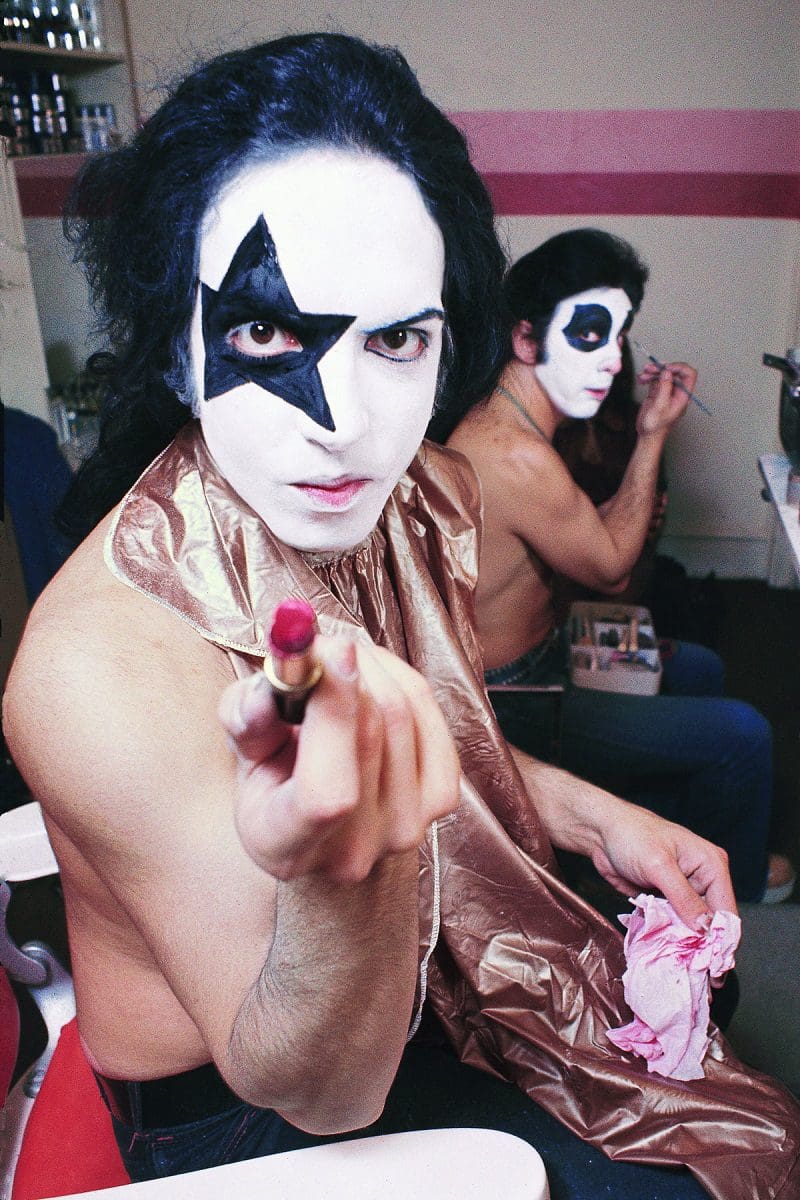 NEW YORK - APRIL 24:  Rhythm guitarist and co-lead singer Paul Stanley (L) and drummer Peter Criss (R) of American hard rock band KISS at Make Up Center on April 24, 1974 in New York City.  (Photo by Waring Abbott/Getty Images)