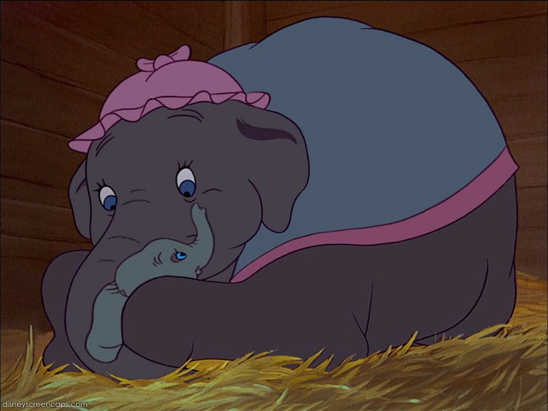 La Señora Jumbo de la película “Dumbo”, las mejores mamás
