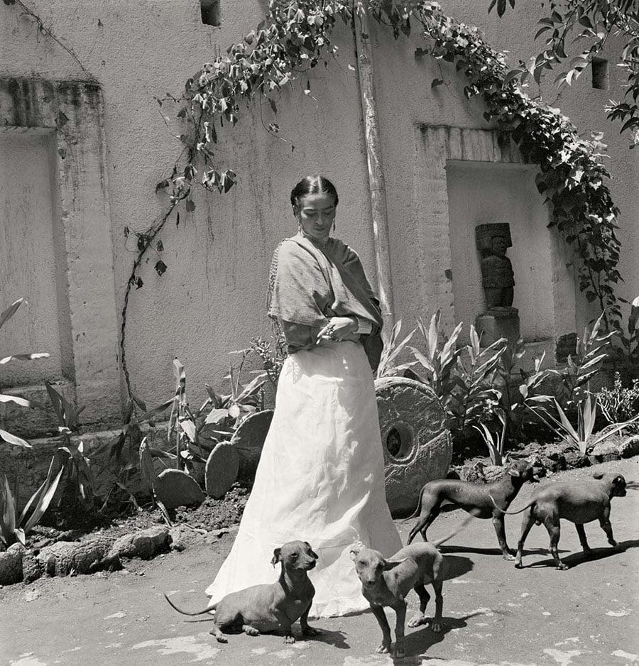 Fotografías inéditas de Frida Kahlo poco antes de su muerte 08