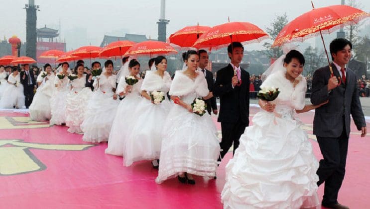 Aprueban ley que prohíbe matrimonio entre una mujer de nacionalidad china y un extranjero 9