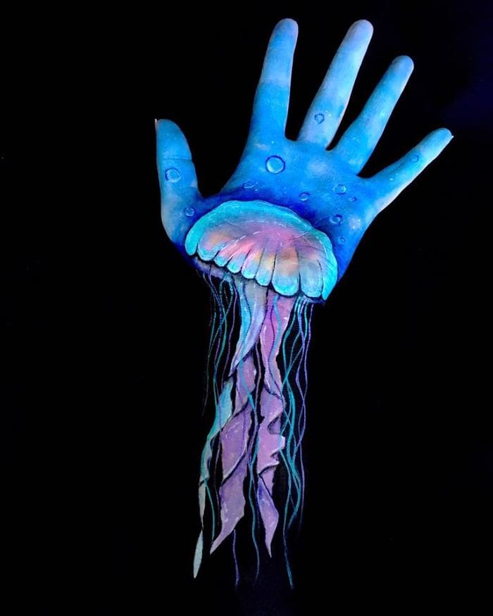 Esta artista utiliza un increíble estilo en 3D para crear arte ilusionista en sus brazos 02