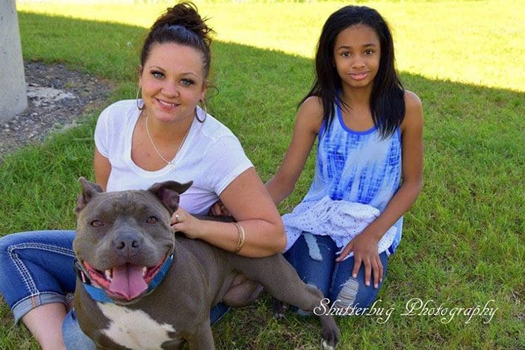 Esta niña con Asperger fue separa de su perro de ayuda hace 1 año. Ahora buscan nuevo hogar 06