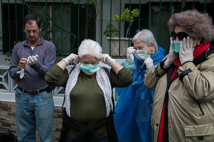 Estas adorables abuelas han encontrado en el graffiti su pasión 120