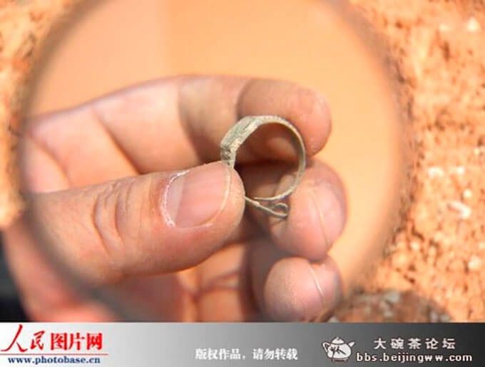Increíble Hallan reloj suizo en tumba de Dinastía China 3