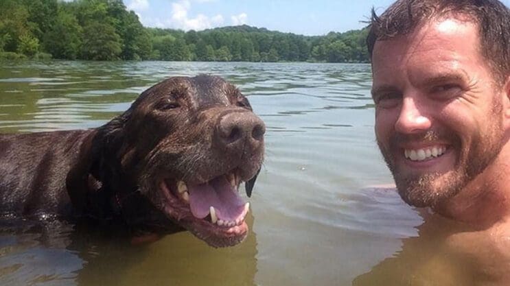 Le organizó el ultimo viaje a su perra con cáncer sin saber que sería el inicio de un gran aventura
