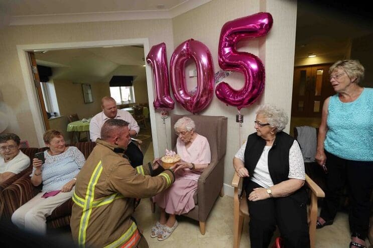 Ivena Samiles 105 años bombero