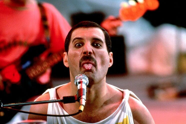 70 años del nacimiento de Freddie Mercury con una gran ilustración de una exitosa canción 03