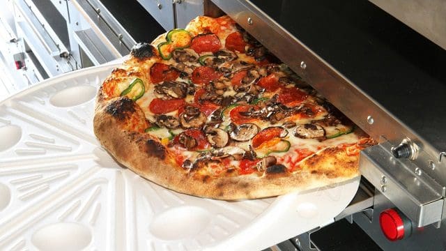 con-este-vehiculo-las-pizzas-llegaran-recien-salidas-del-horno-pizza