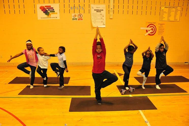 este-colegio-ha-cambiado-las-horas-de-detencion-por-yoga-5