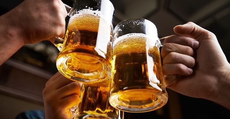 estudio-demuestra-que-beber-cerveza-tiene-mas-beneficios-que-beber-leche