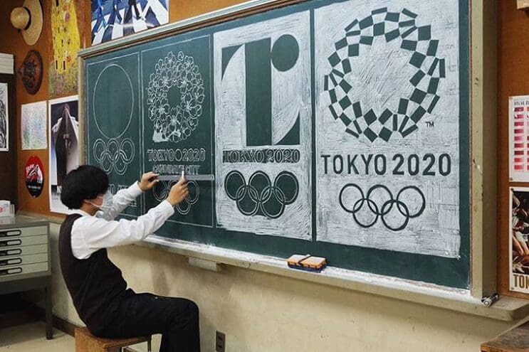 profesor-japones-incentiva-a-sus-alumnos-haciendo-obras-de-arte-en-su-pizarra-olimpiadas
