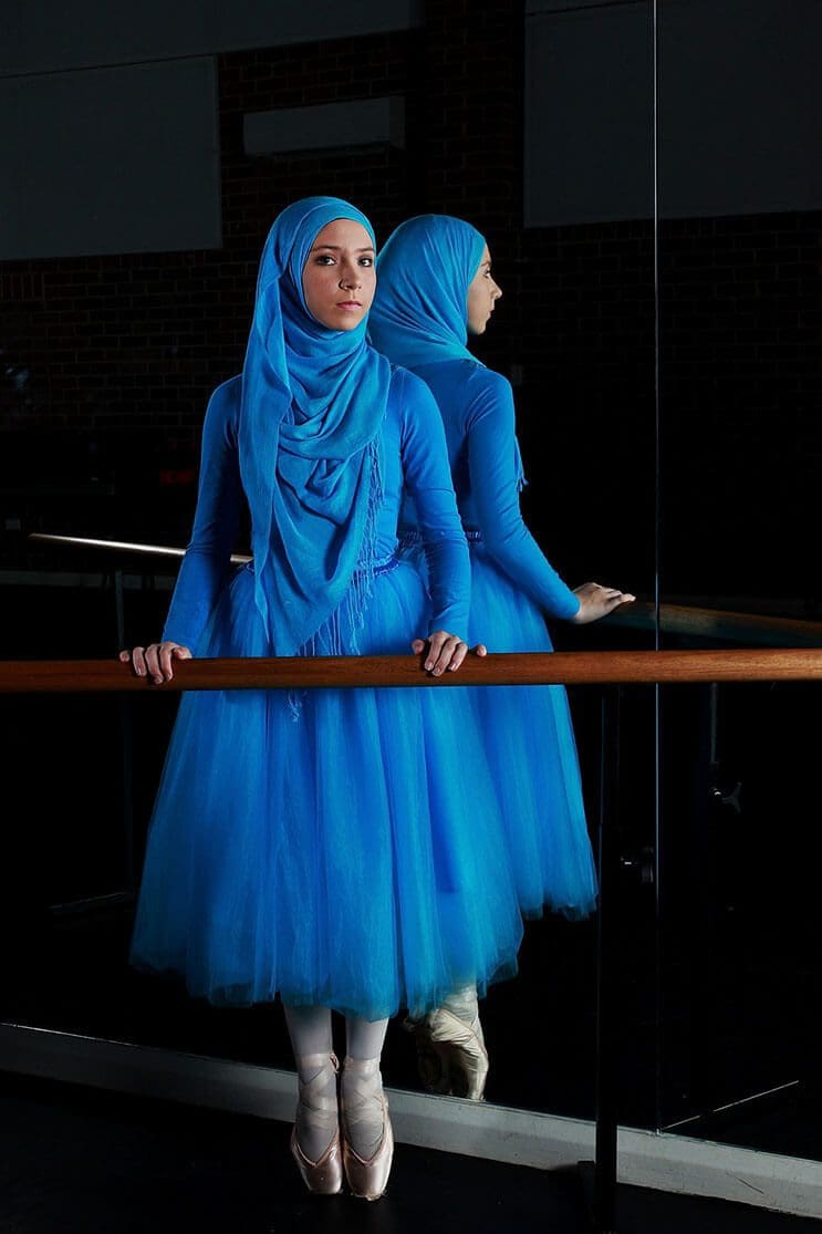 bailarina-con-un-hiyab-nos-muestra-como-esta-danza-y-la-cultura-pueden-emerger-1
