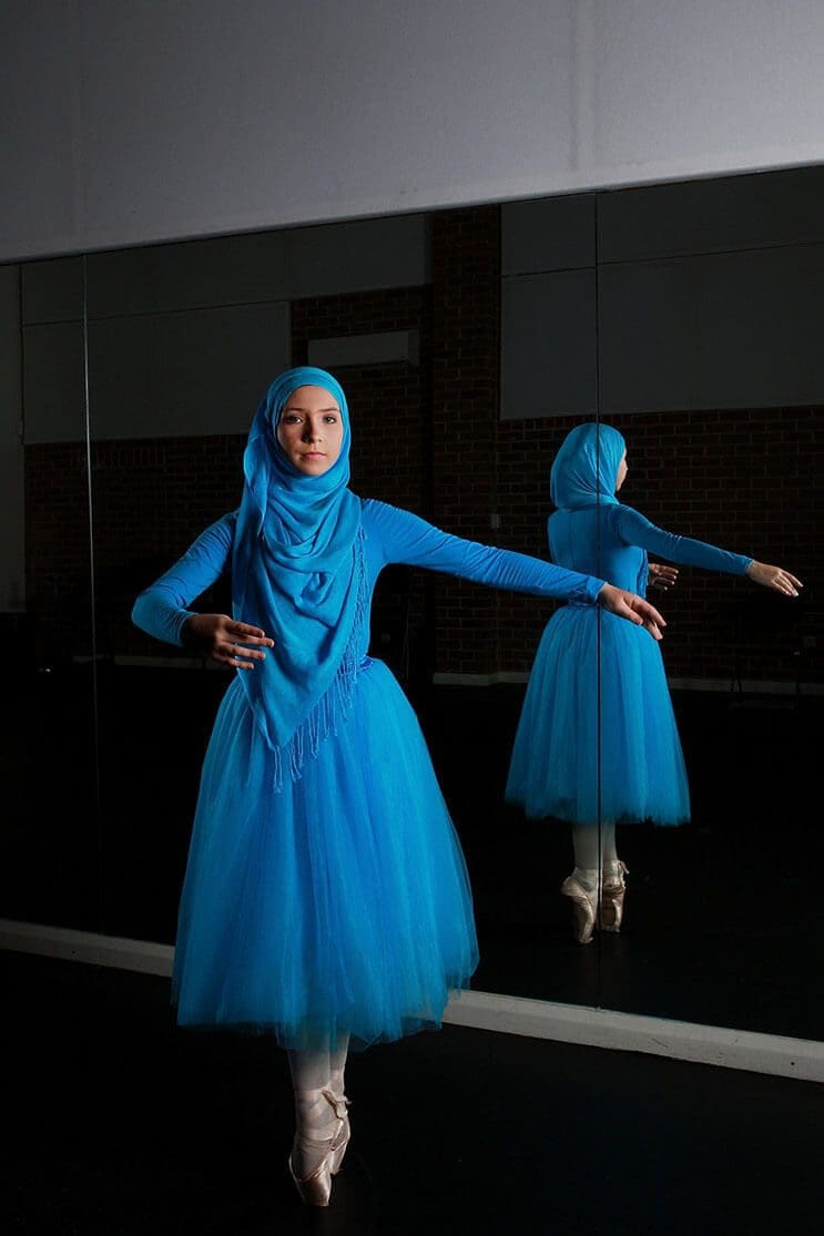 bailarina-con-un-hiyab-nos-muestra-como-esta-danza-y-la-cultura-pueden-emerger-10