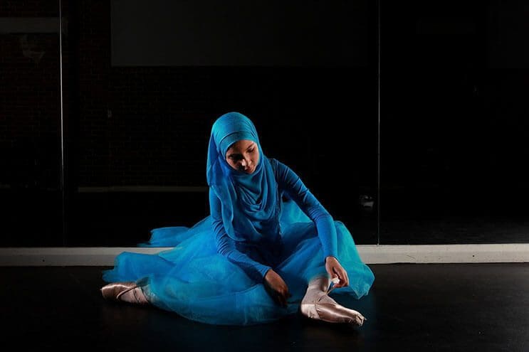 bailarina-con-un-hiyab-nos-muestra-como-esta-danza-y-la-cultura-pueden-emerger-4