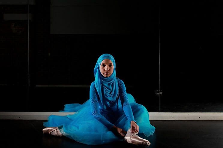 bailarina-con-un-hiyab-nos-muestra-como-esta-danza-y-la-cultura-pueden-emerger-7