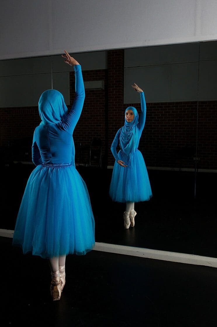 bailarina-con-un-hiyab-nos-muestra-como-esta-danza-y-la-cultura-pueden-emerger-8