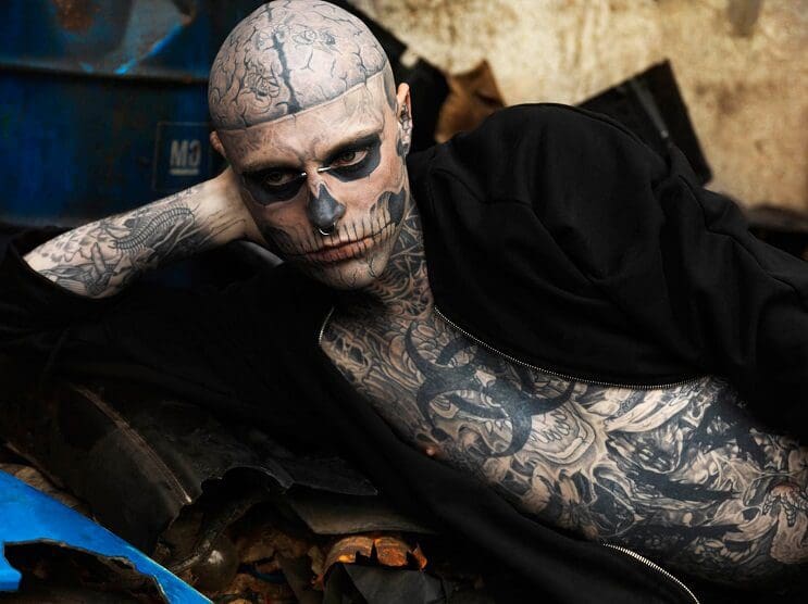 conoce-a-rick-genest-el-hombre-con-mas-tatuajes-en-el-mundo-05