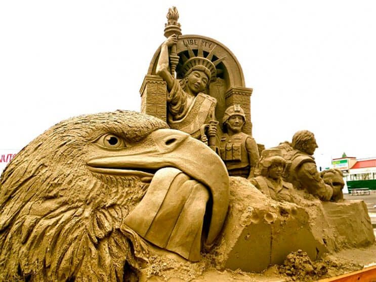 lo-que-hace-este-escultor-con-la-arena-le-da-un-nuevo-significado-al-dia-de-playa-2