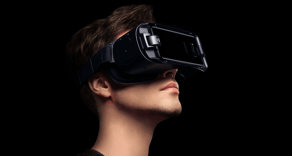 Виртуальные очки 2024. Очки виртуальной реальности. Очки виртуальной реальности красивые. Очки виртуальной реальности на человеке. Очки дополненной реальности Samsung.