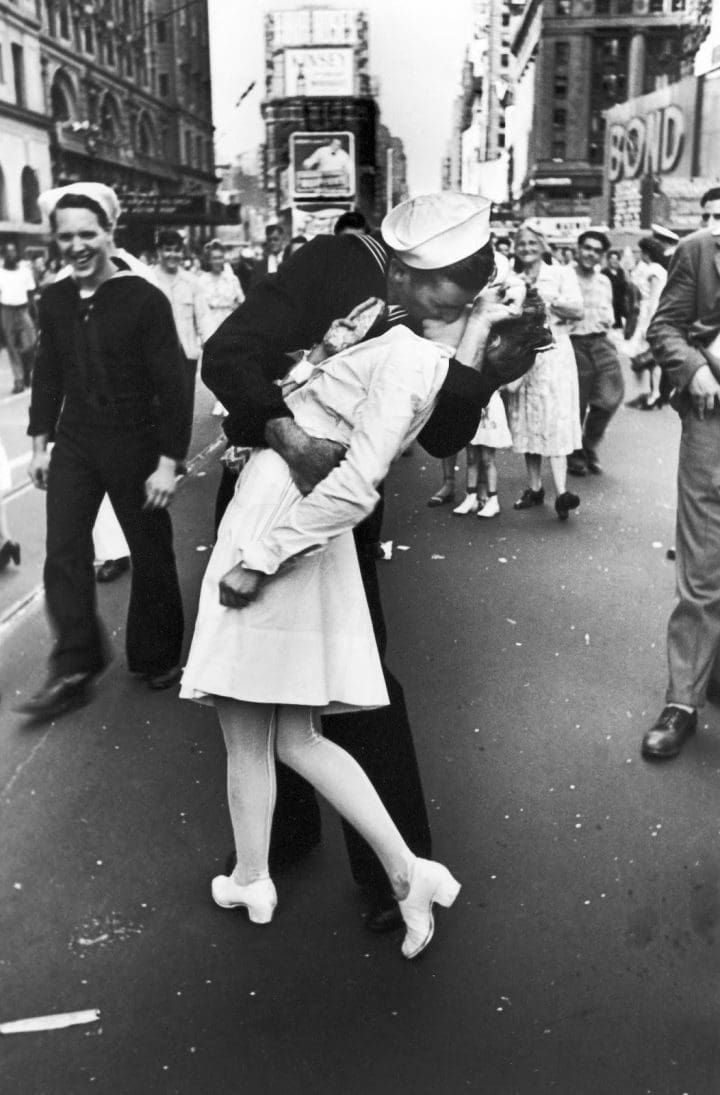 el beso una de las fotografías más famosas