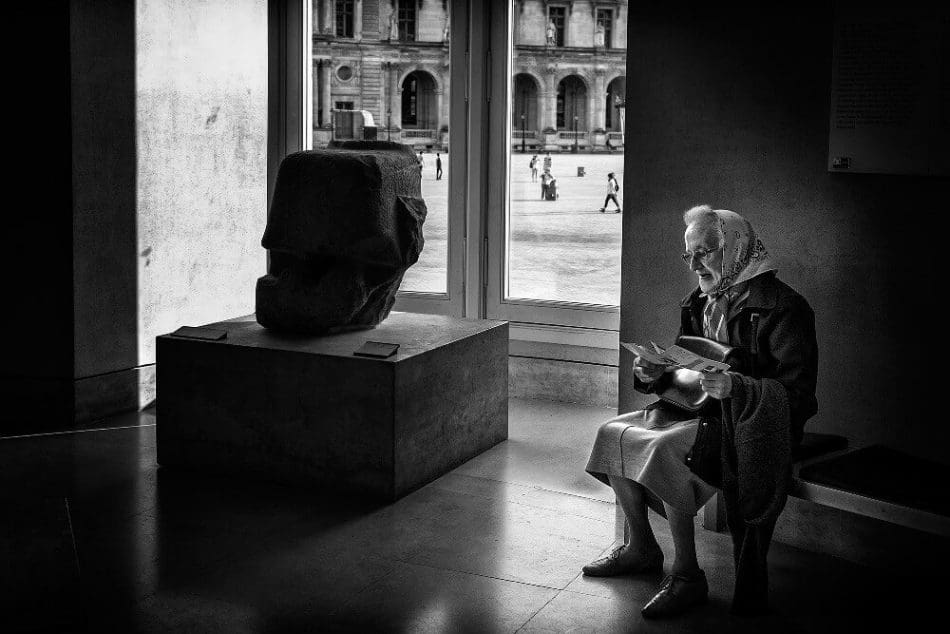 La dimensión humana en busca del arte, dan vida al proyecto fotográfico para retratar el Louvre