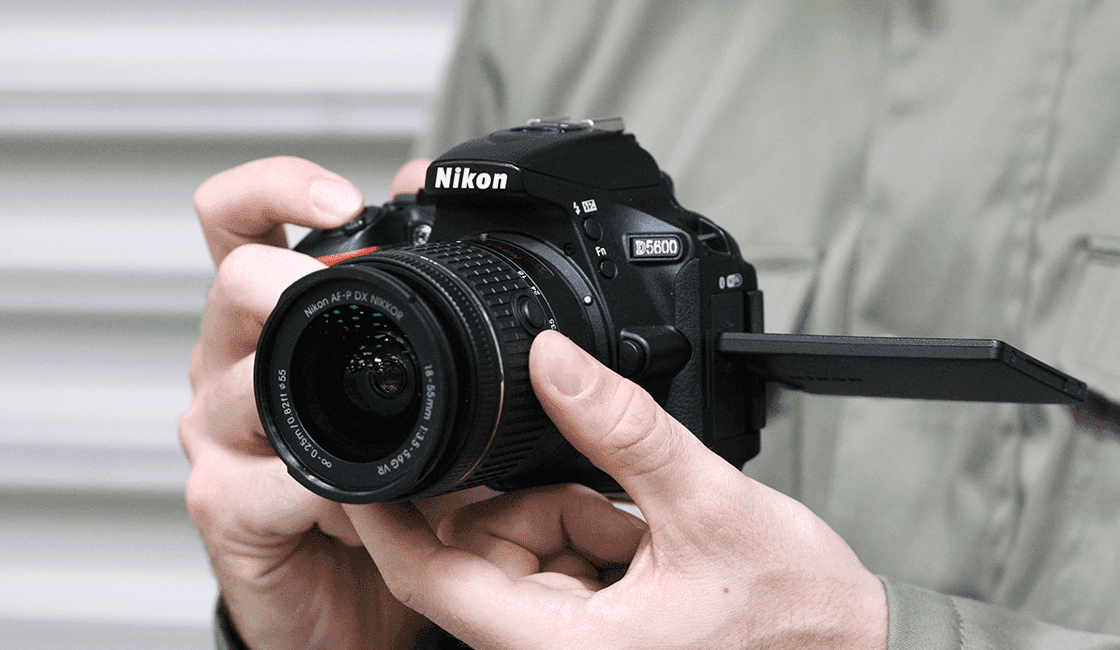 Nikon-D5600-es-de-las-mejores-cámaras-profesionales-para-principiantes