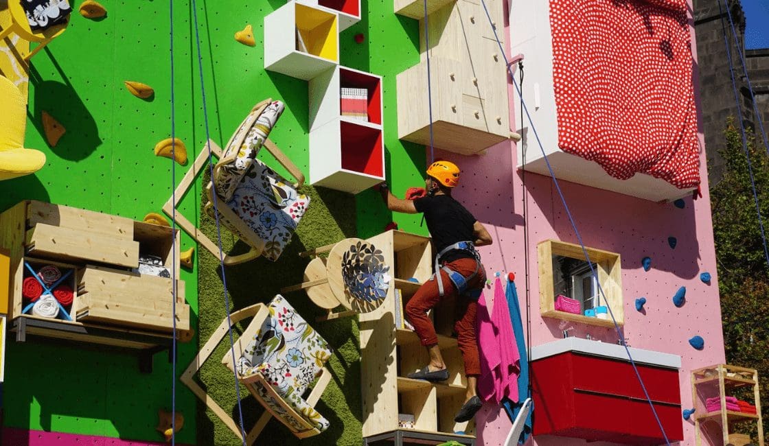 “IKEA climbing wall” – IKEA: Activación BTL con productos personalizados