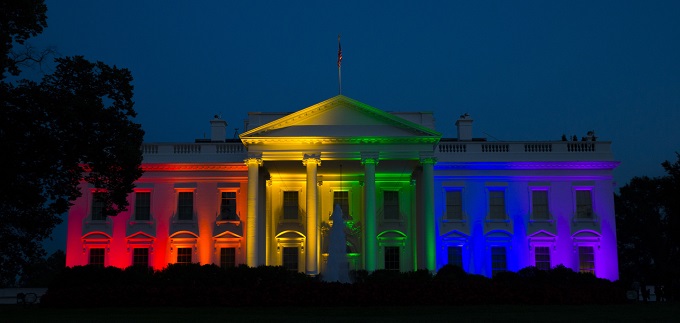 Casa Blanca colores bandera gay