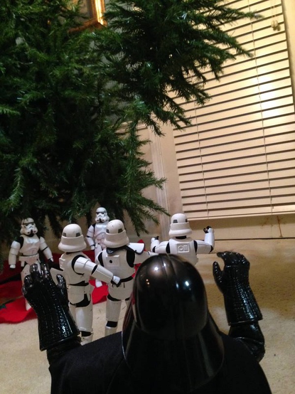 los stormtroopers y darth vader en navidad